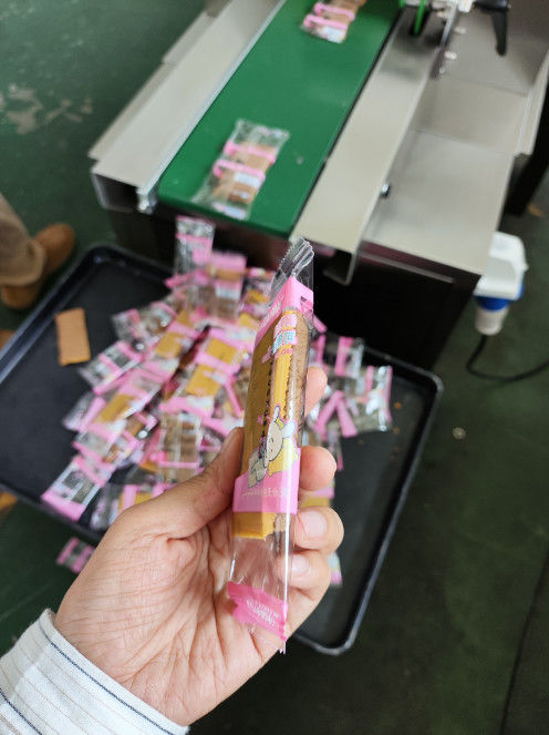 أخبار الشركة الأخيرة عن العميل الروسي ينفذ بنجاح خط إنتاج شريط بروتين الفاكهة مزدوج الطبقة