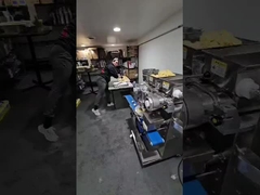 ردود فعل العملاء فيديو للقيام البرازيل وجبة خفيفة من الجبن